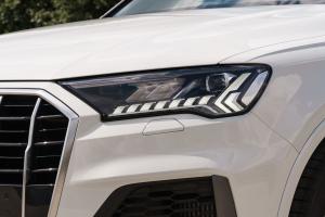 Audi Q7 55 TFSI e Quattro S-Line 2020 года  (UK)